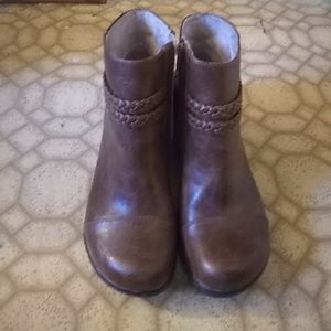 Jambu Adventure design boot